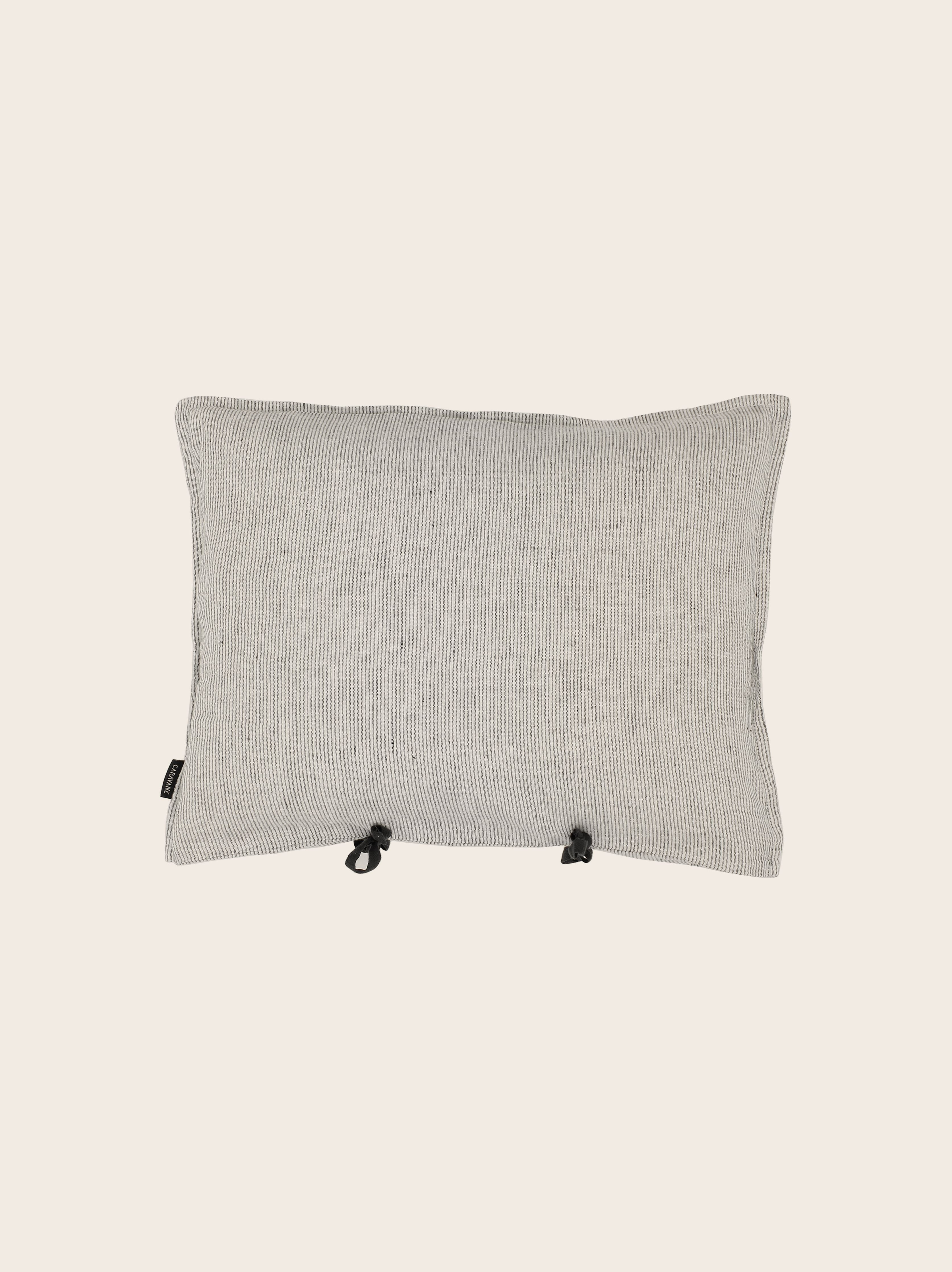 Small cushion cover, Thread by Thread