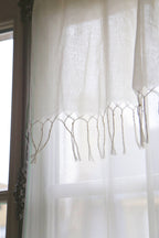 Sivi Curtain