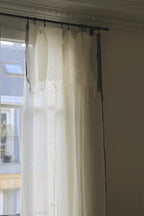 Sivi Curtain
