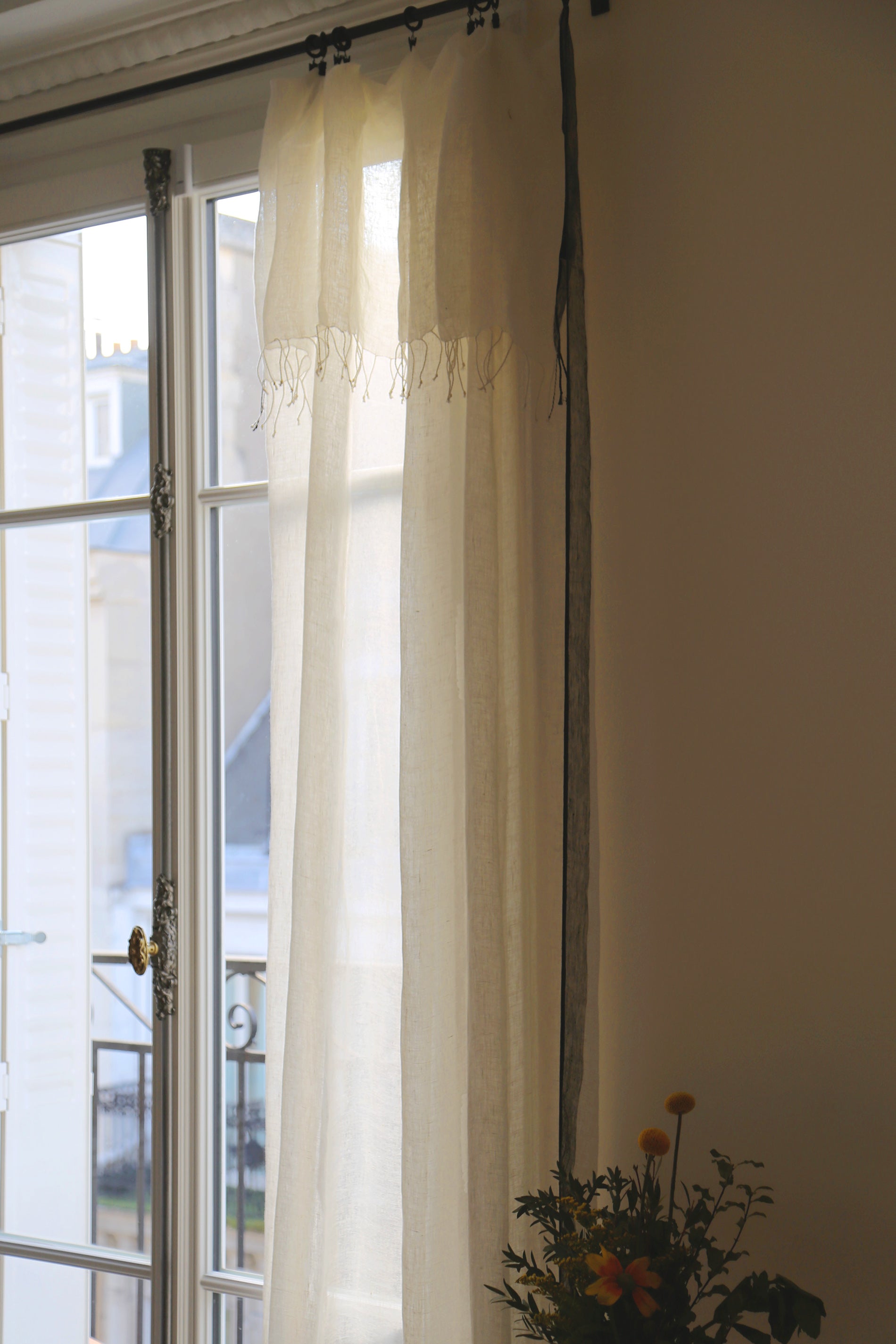 Sivi Curtain