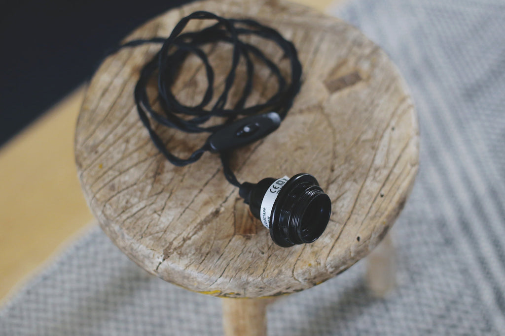 Electrification for wall light