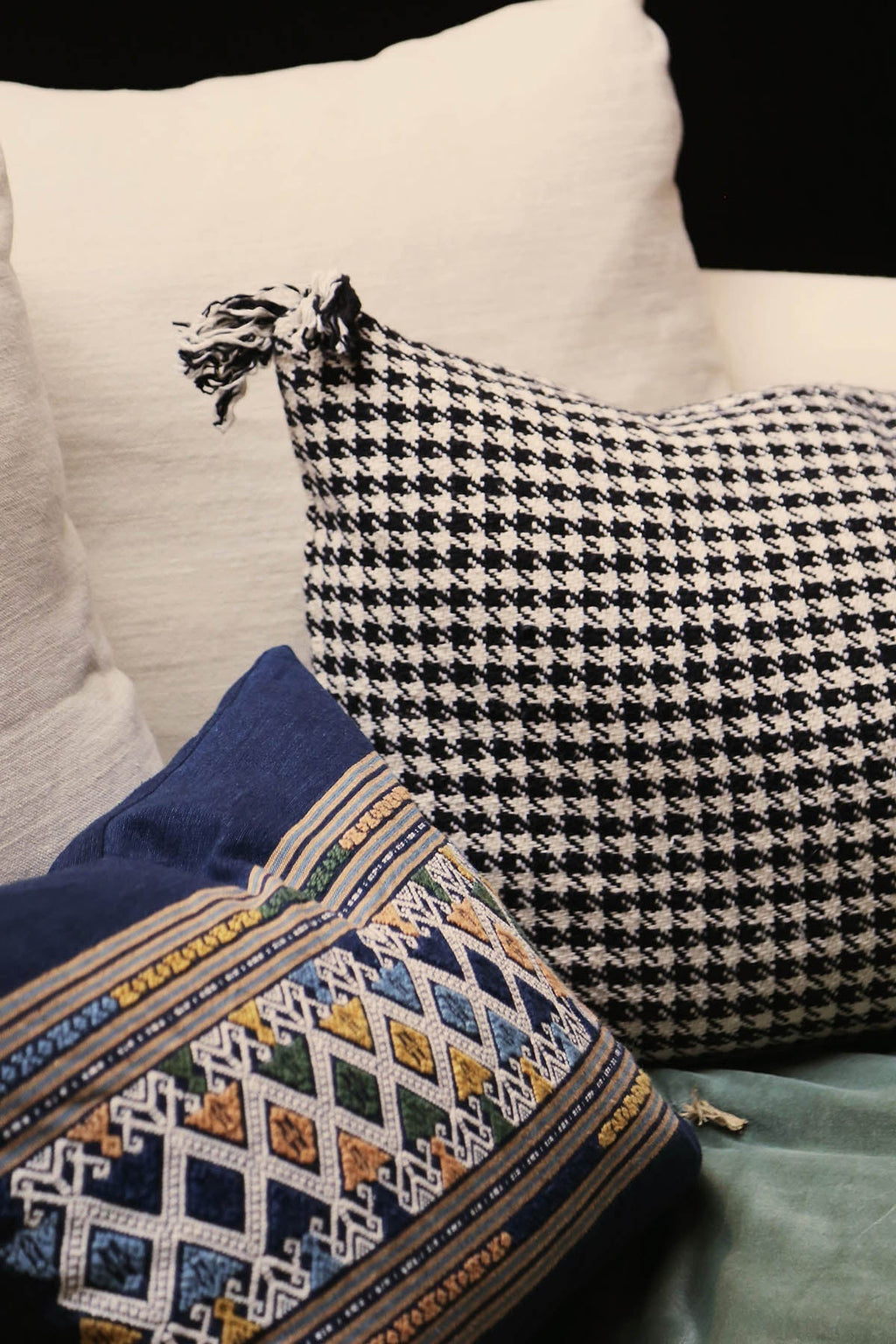 Houndstooth cushion cover
