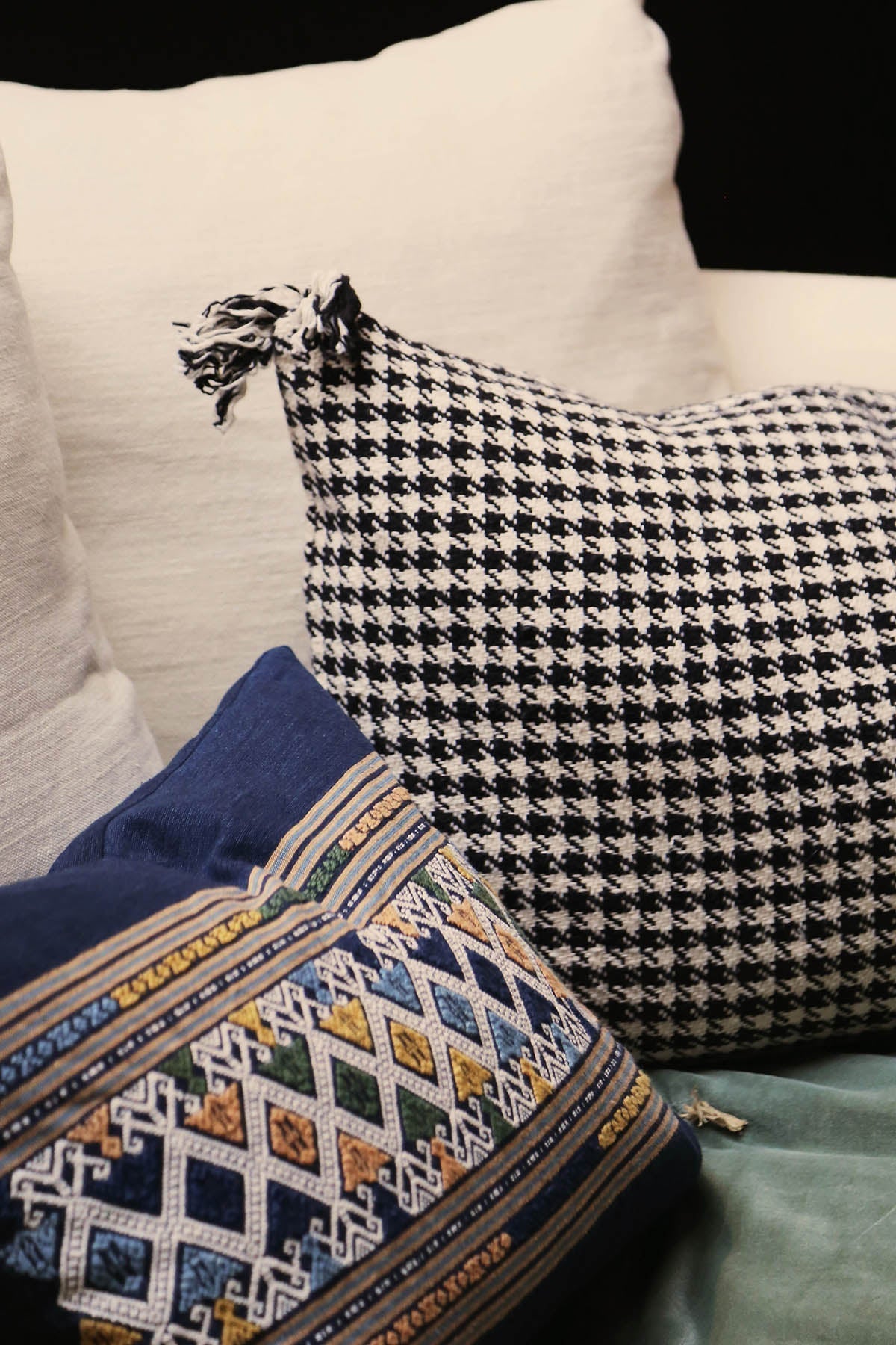 Houndstooth cushion cover