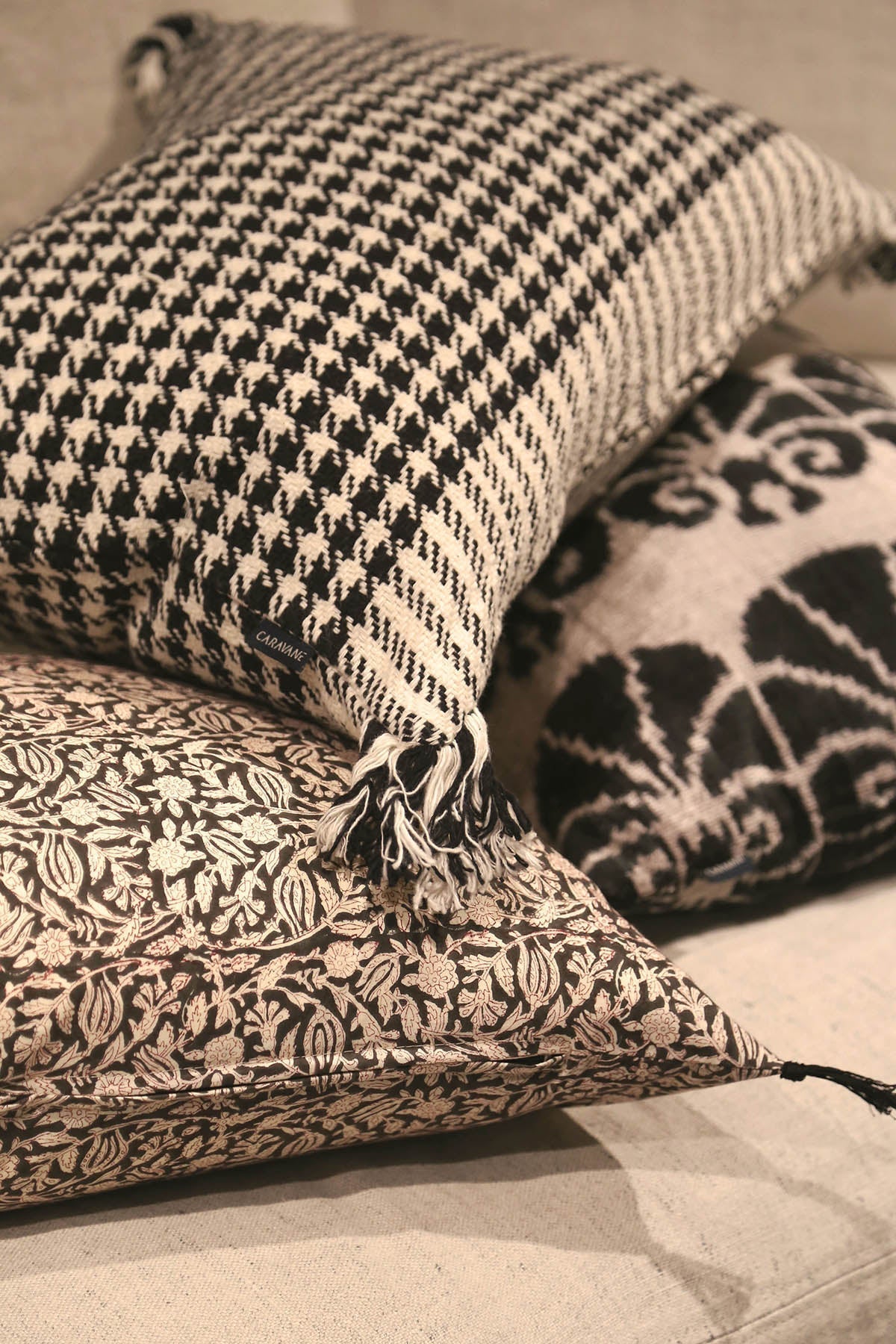 Houndstooth cushion cover