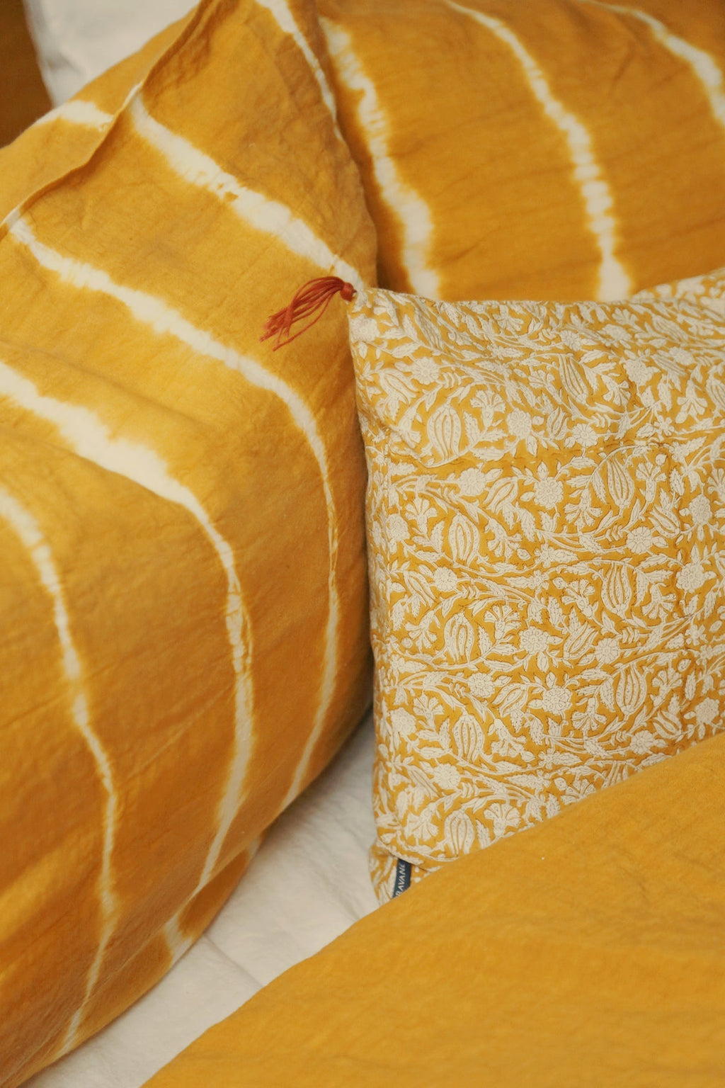 Tulipan cushion cover