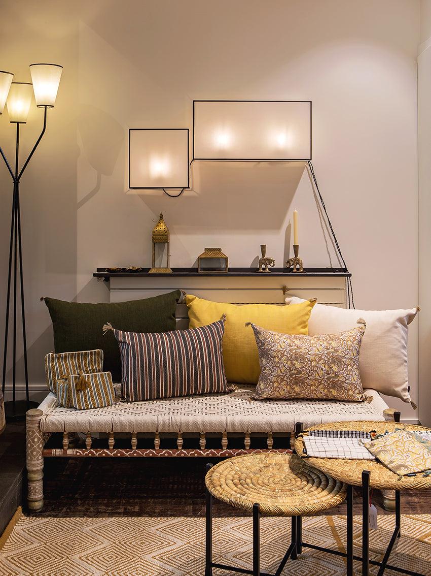 Kare white paper wall sconce