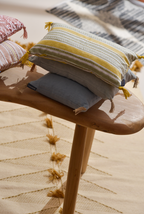 Cushions in voile filled with spelt