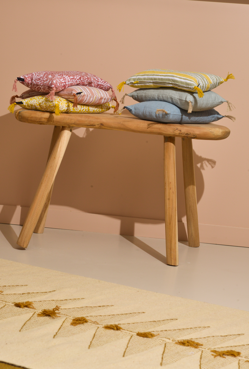 Cushions in voile filled with spelt