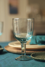 Set of 4 Hera stemmed glasses