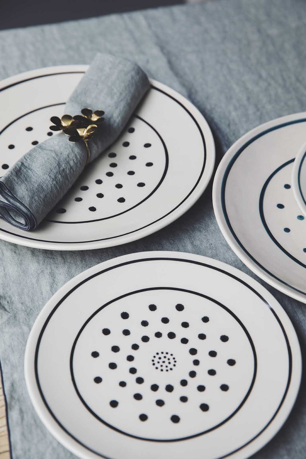 Dots Plates