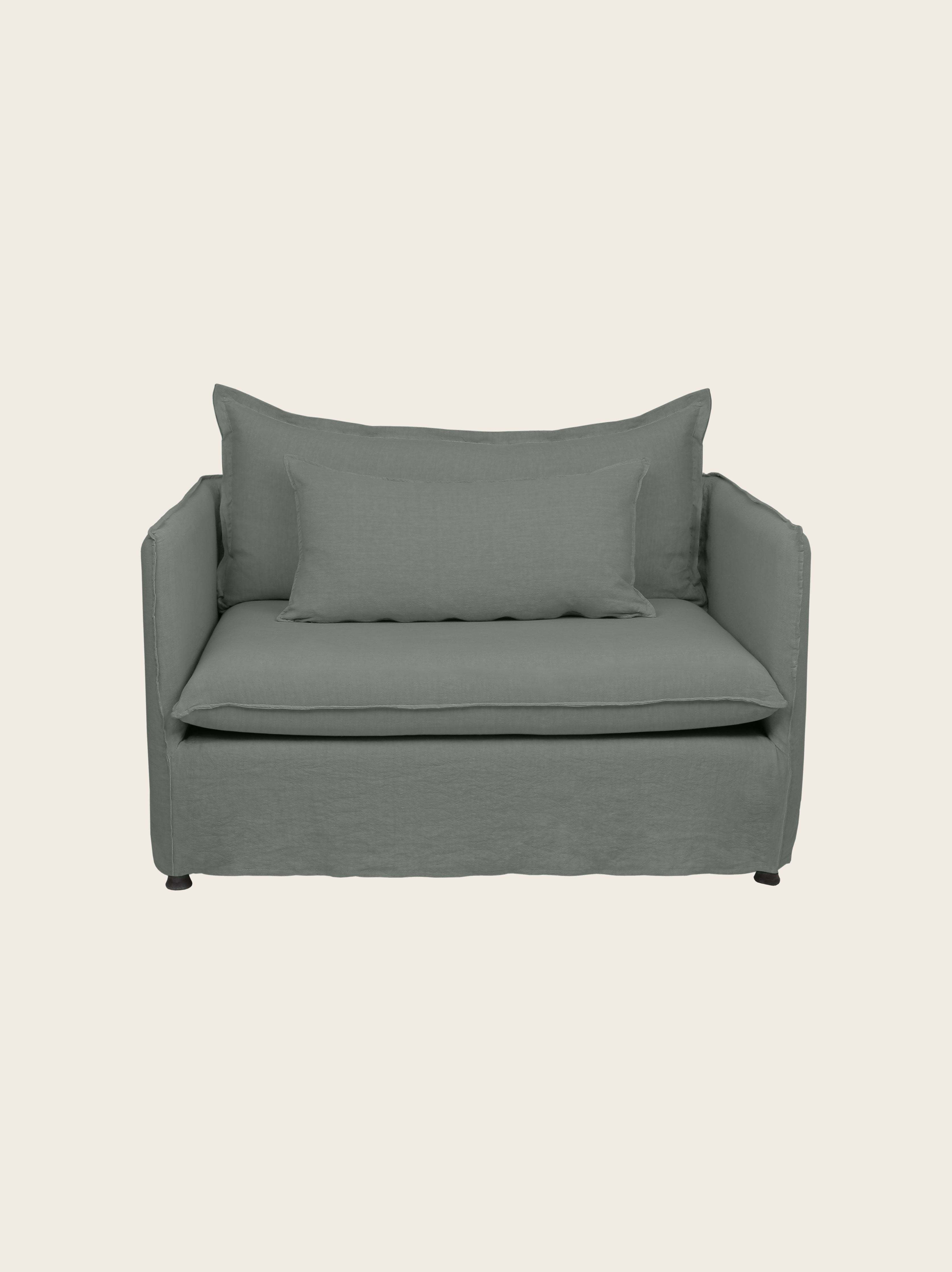 Loveseat Holi