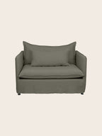 Loveseat Holi