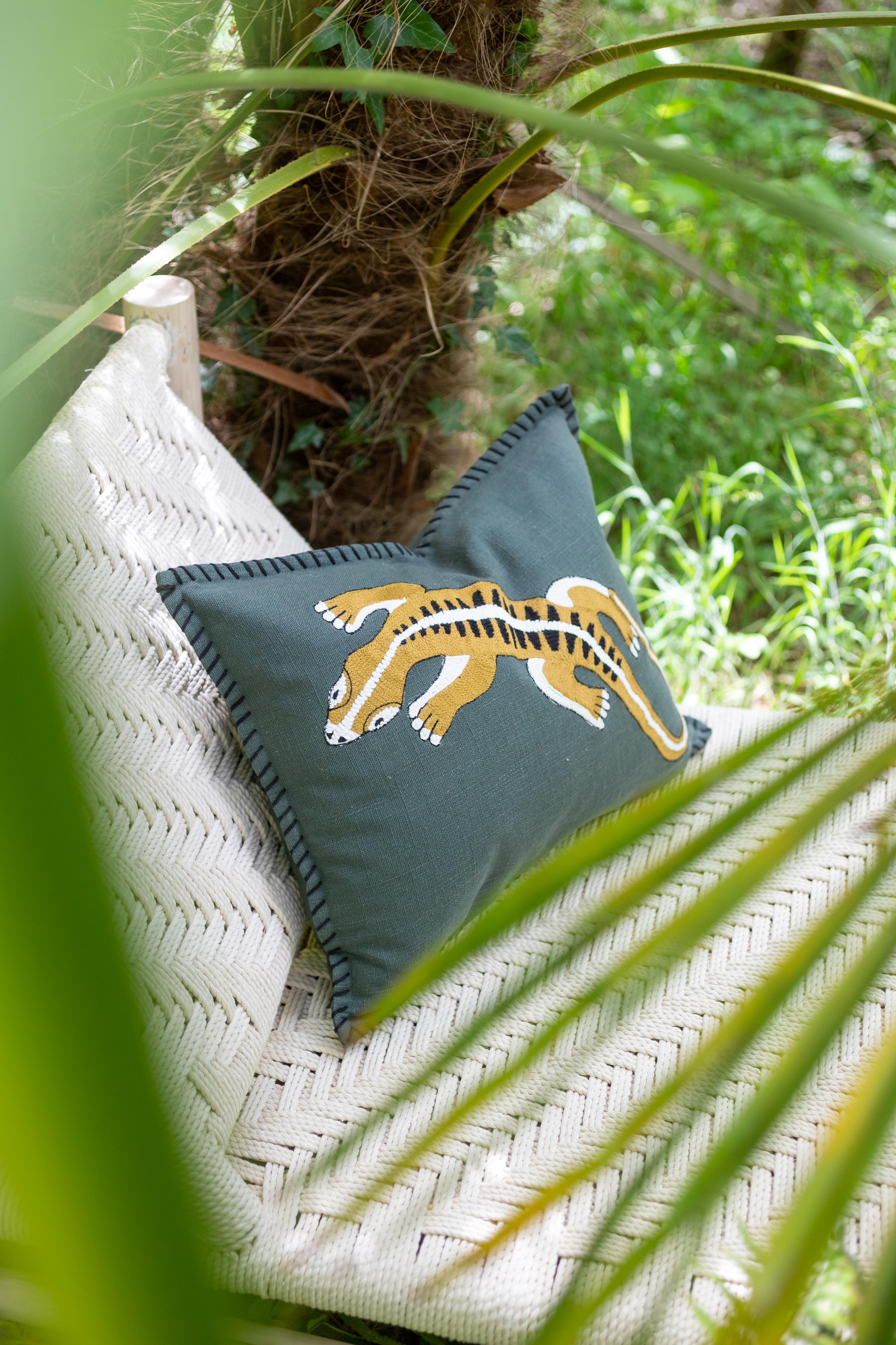 Gecko cushion cover