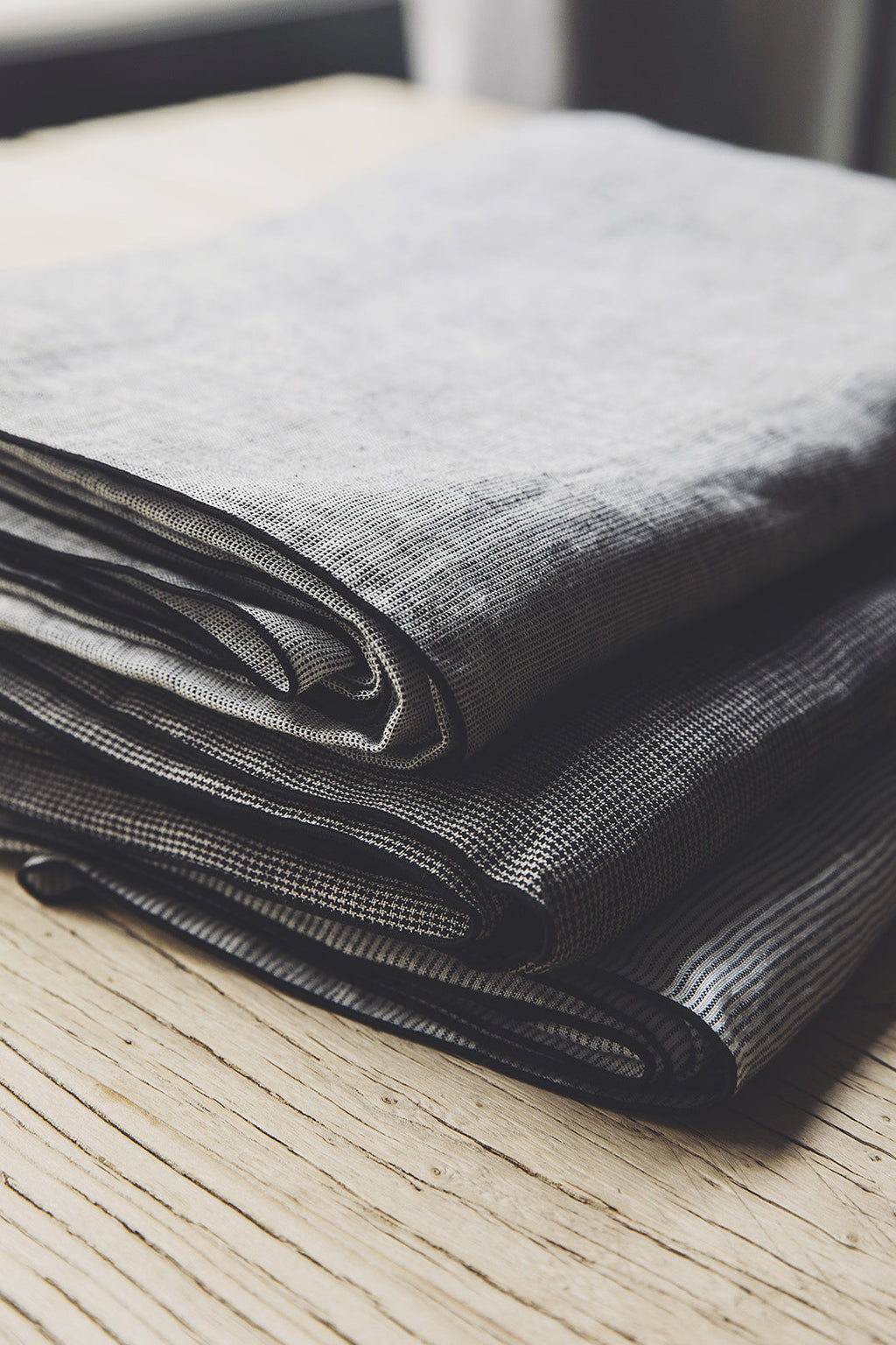 Thread-to-thread tablecloth