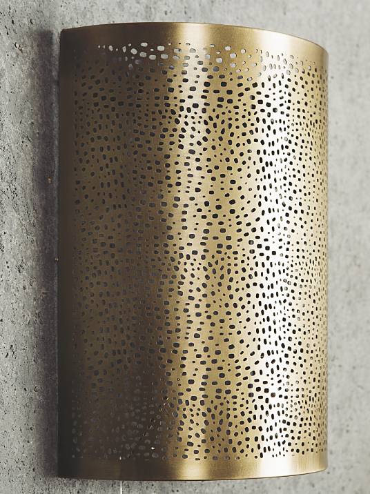 Kuro Metal Wall Sconce