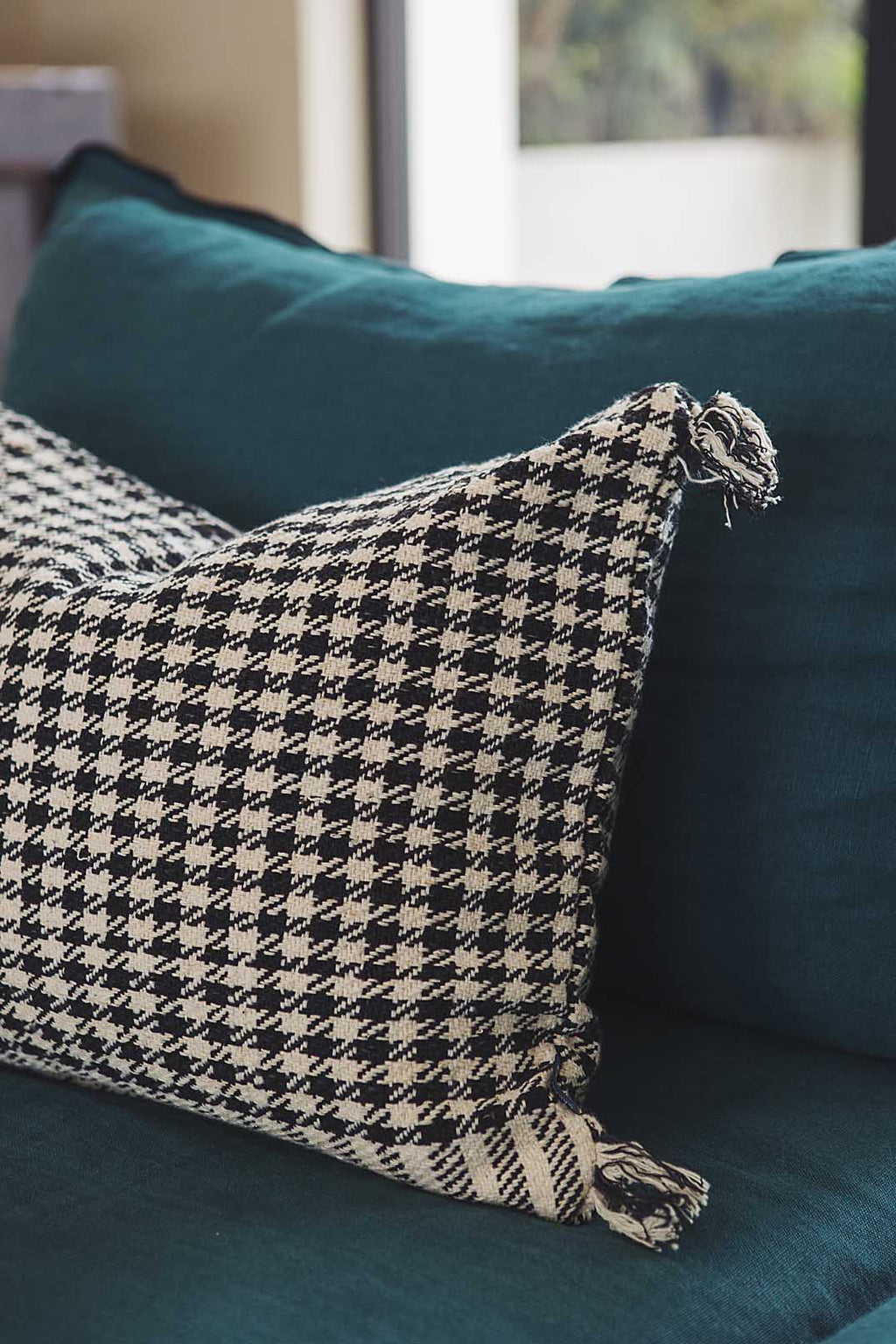 Houndstooth cushion cover