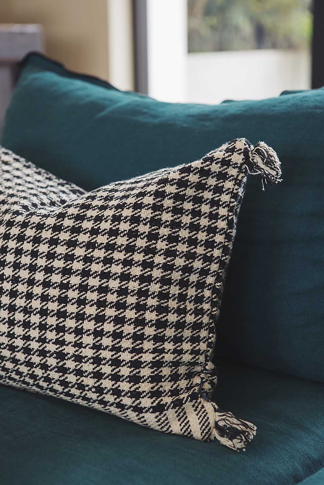 Houndstooth cushion cover