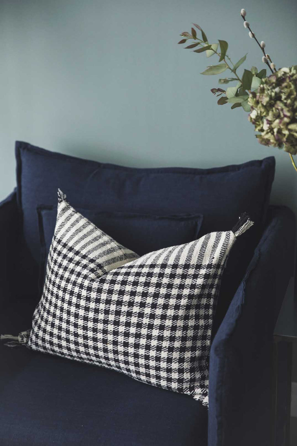 Houndstooth cushion cover