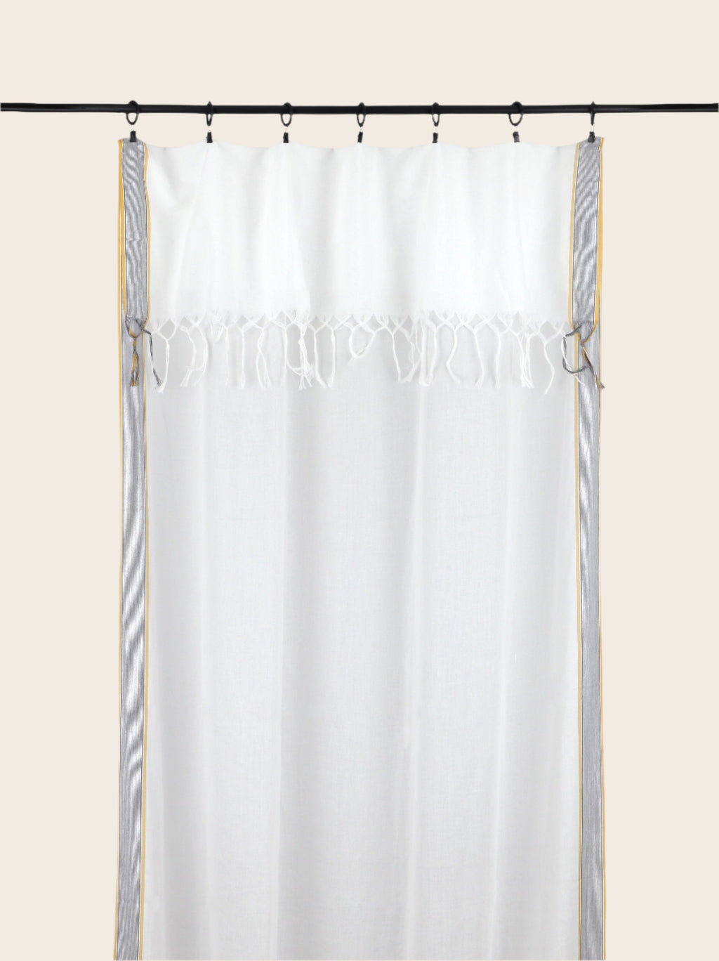 Sivi Curtain