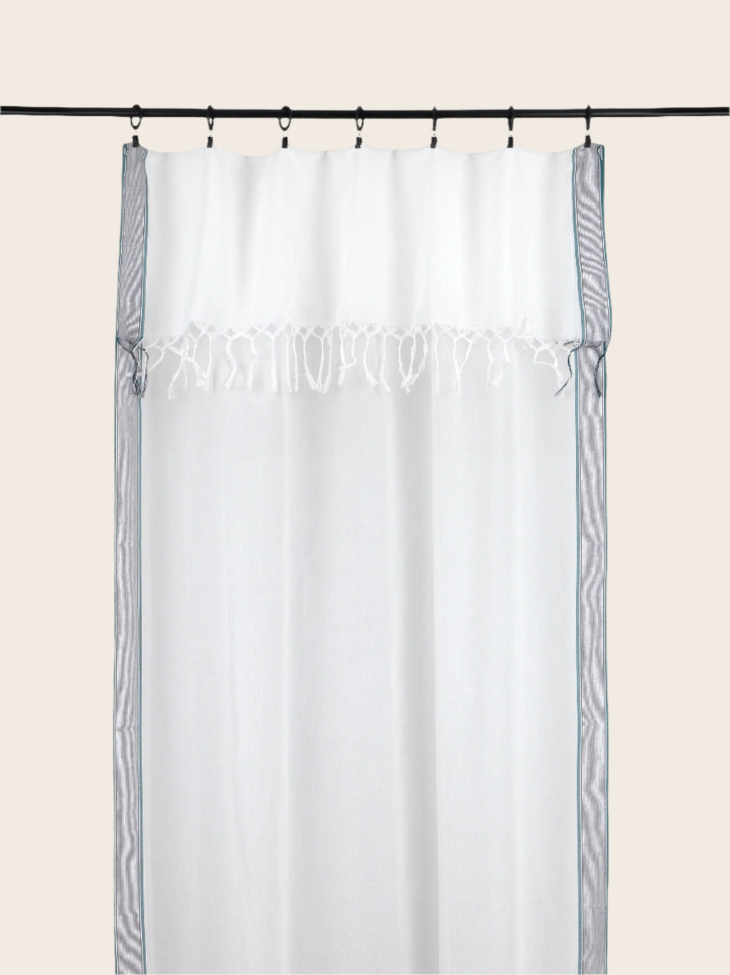 Sivi Curtain