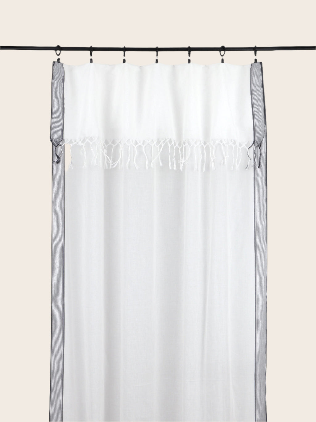 Sivi Curtain