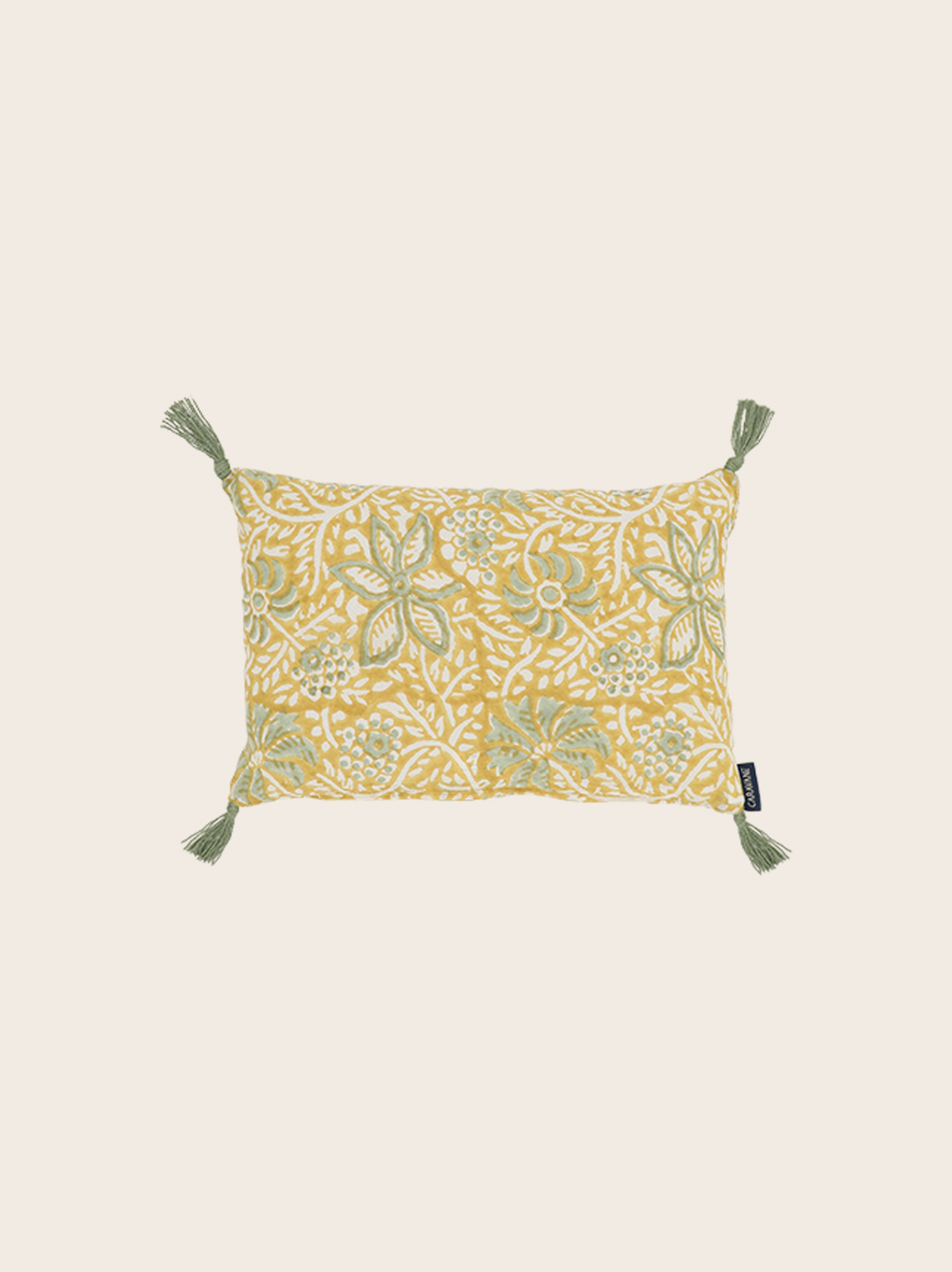 Cushions in voile filled with spelt