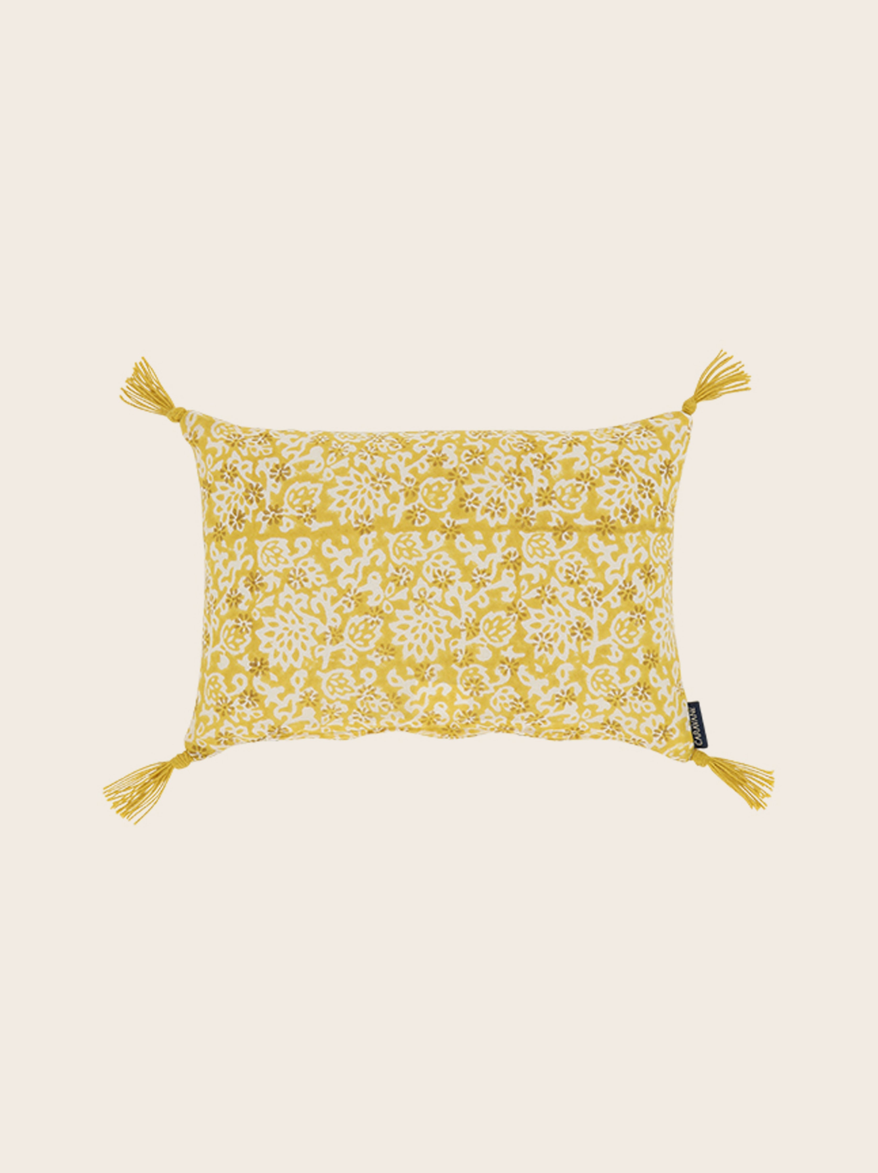 Cushions in voile filled with spelt