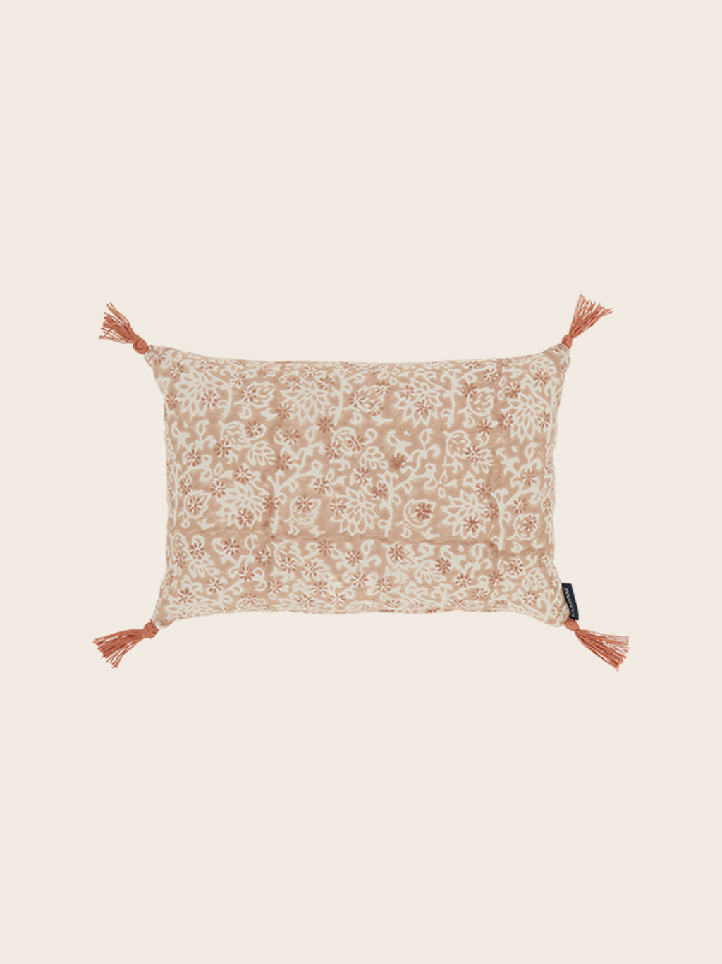 Cushions in voile filled with spelt