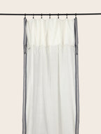 Sivi Curtain