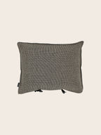 Small cushion cover, Thread by Thread