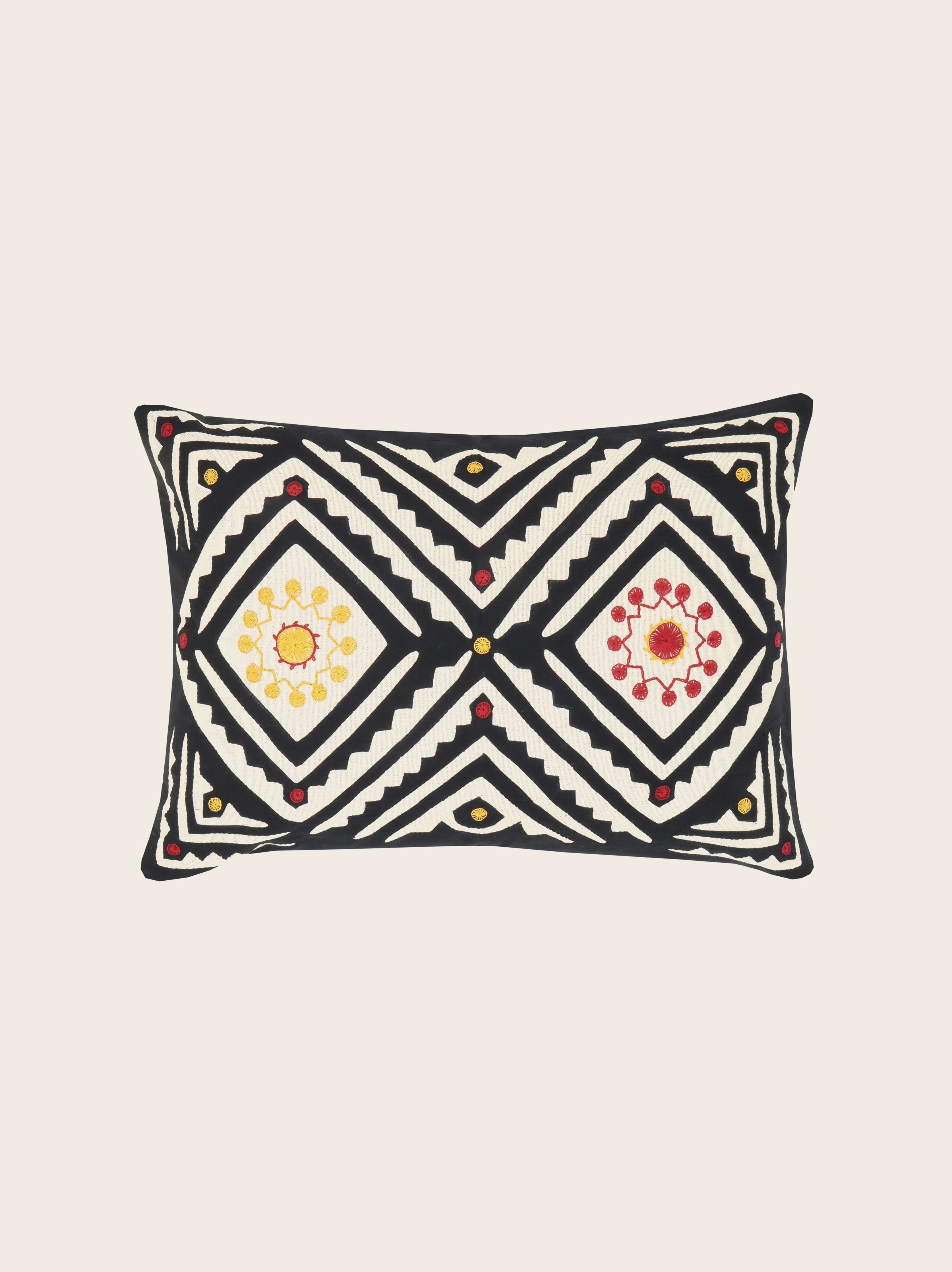 Leya cushion cover